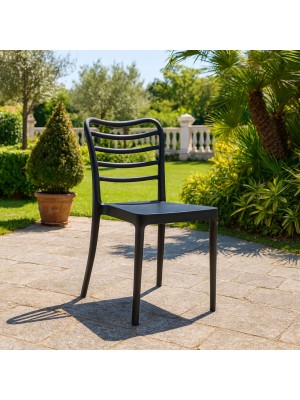Vista ambientata Sedia da esterno in Polipropilene colore Nero design impilabile modello Arco Totò Piccinni