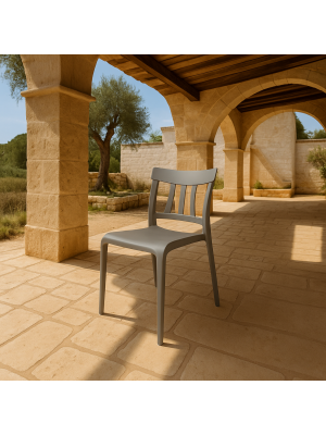 Vista ambientata Sedia in Polipropilene colore Grigio design moderno ed impilabile modello Silvy Totò Piccinni