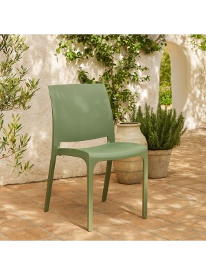Vista ambientata Sedia in Polipropilene per esterno colore Verde design impilabile per esterno modello Volga Totò Piccinni