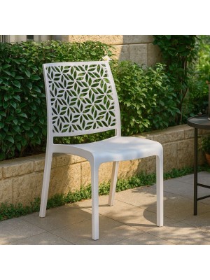 Vista ambientata Sedia da esterno in Polipropilene colore Bianco design impilabile modello Ninfa Totò Piccinni