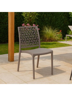 Vista ambientata Sedia da giardino in Polipropilene colore Tortora design impilabile modello Ninfa Totò Piccinni