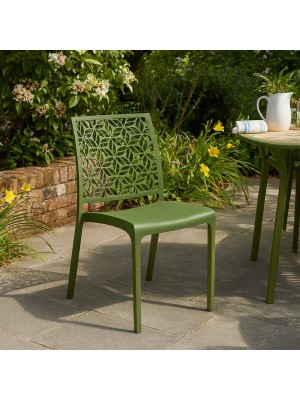 Vista ambientata Sedia in Polipropilene colore Verde design impilabile modello Ninfa Totò Piccinni