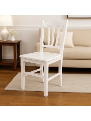 Vista ambientata di una sedia legno paesana Silvana artigianale colore Bianco laccato  Totò Piccinni