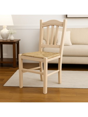 Vista ambientata  di una sedia legno paesana Silvana artigianale colore grezzo Totò Piccinni