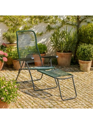 Vista ambientata Sdraio cordonata colore Verde con 6 posizioni e poggiapiedi made in italy modello String Totò Piccinni
