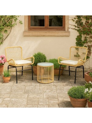 Vista ambientata Set Bistrot 2 poltroncine con cuscini e tavolino in similrattan con struttura in metallo colore Naturale modello Tropical Totò Piccinni