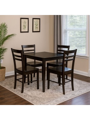 Vista ambientata Set tavolo in legno Teo 75 con 4 sedie in legno Petra colore Wengé Totò Piccinni