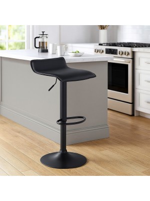 Vista ambientata sgabello bar nevada girevole 360 gradi regolabile in altezza total black Totò Piccinni