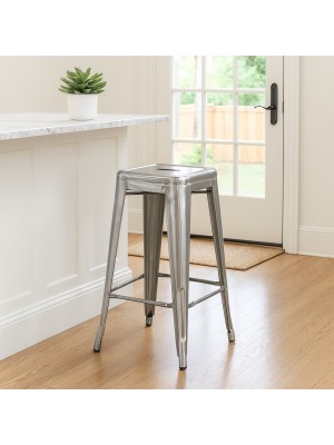 Vista ambientata Sgabello design industriale in metallo colore Silver modello Indutry Totò Piccinni