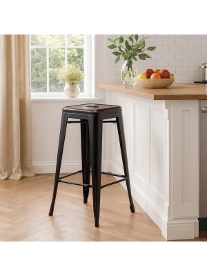 Vista ambientata Sgabello design industriale in metallo colore Vintage Nero modello Indutry Totò Piccinni