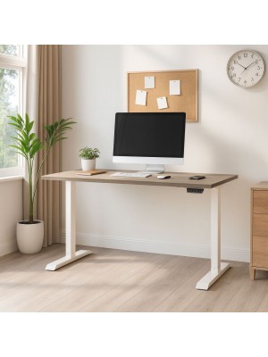 Vista ambientata Scrivania da camera con piano Rovere Sonoma e gambe Bianco regolabile in altezza elettricamente modello Progress Totò Piccinni