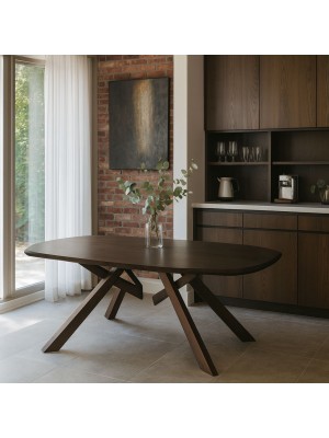 Vista ambientata Tavolo moderno in legno pregiato colore Noce Scuro modello Lipari Totò Piccinni