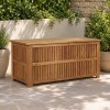 Vista ambientata Baule porta cuscini in legno d'acacia da esterno modello Noemi Totò Piccinni