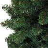 dettaglio dei rami albero natale noel Totò Piccinni, materiale PVC, colorazione verde per le foglie, rametto marrone