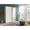 Vista ambientata Armadio design in legno struttura Noce Brera con 2 ante scorrevoli, 1 Bianco Opaco e 1 a Specchio modello Sliding Totò Piccinni