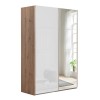 Vista diagonale con ante chiuse Armadio moderno in legno struttura Rovere Artisan con 2 ante scorrevoli,1 Bianco Lucido e 1 a specchio  modello Sliding Totò Piccinni