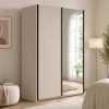 Vista ambientata con ante chiuse Armadio moderno in legno struttura Cashmere con 2 ante cashmere lucido e specchio modello Sliding Totò Piccinni