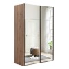 Vista diagonale con ante chiuse Armadio moderno in legno struttura Rovere Artisan con 2 ante scorrevoli a specchio modello Sliding Totò Piccinni