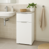 Vista ambientata mobile colonna bagno 1 anta e 1 cassetto cemento/bianco laccato modello Orbis Totò Piccinni