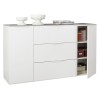 Vista diagonale con anta aperta Mobile contenitore in legno colore "Cemento/Bianco Laccato" con 3 cassetti e 2 ante modello Zenit Totò Piccinni