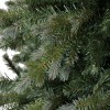 dettaglio rami albero natale real touch Les Angles Totò Piccinni