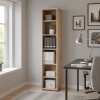 Vista ambientata Libreria classica in legno colore Rovere Miele con 5 ripiani modello Toronto Totò Piccinni