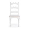 Fronte di una sedia shabby chic bianco antico in legno massello di mango Colette Bizzotto