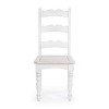 Fronte di una sedia shabby chic bianco antico in legno massello di mango Colette Bizzotto