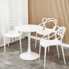  Mix & Match modelli di sedie diverse intorno ad un tavolo Totò Piccinni Infinity