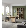 Vista ambientata Scrivania da ufficio in legno colore Rovere Miele con gambe in metallo nere modello Toronto Totò Piccinni