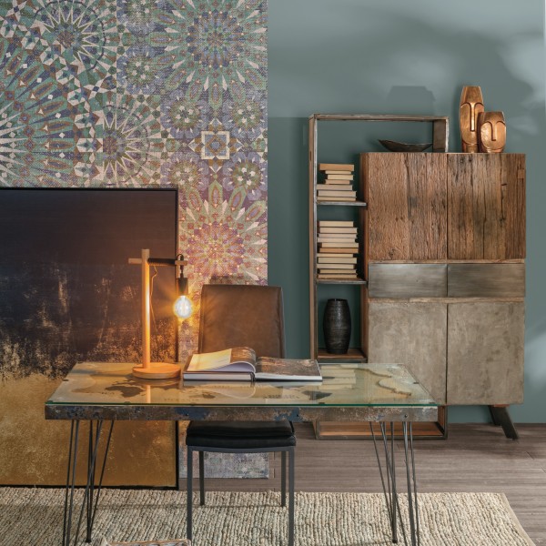 Vista ambientata Mobile credenza in legno con 2 ante e 2 cassetti modello Manchester Bizzotto