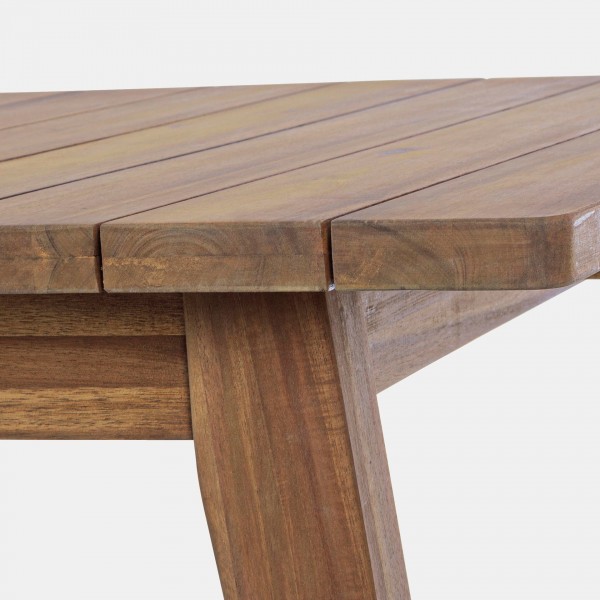 Dettaglio angolo Tavolo da cucina allungabile 180/240in legno D'Acacia modello Varsavia Totò Piccinni