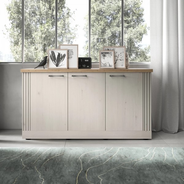 vista ambientata frontale madia in legno con 3 ante made in italy rovere meringa/rovere cadice modello Icaro Totò Piccinni