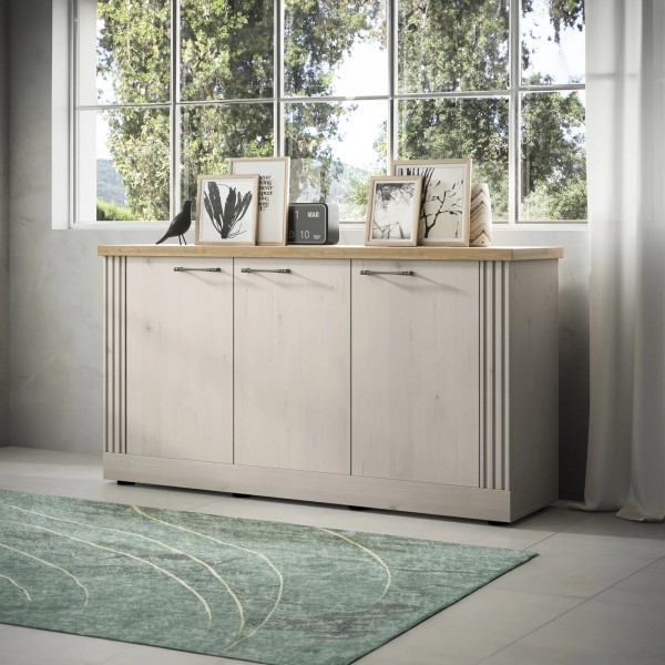 vista ambientata diagonale madia in legno con 3 ante made in italy rovere meringa/rovere cadice modello Icaro Totò Piccinni