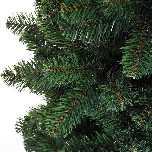 dettaglio dei rami albero natale noel Totò Piccinni, materiale PVC, colorazione verde per le foglie, rametto marrone