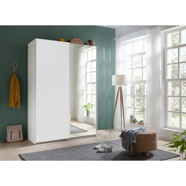 Vista ambientata Armadio design in legno struttura Bianco con 2 ante scorrevoli, 1 Bianco Opaco e 1 a Speccio modello Sliding Totò Piccinni