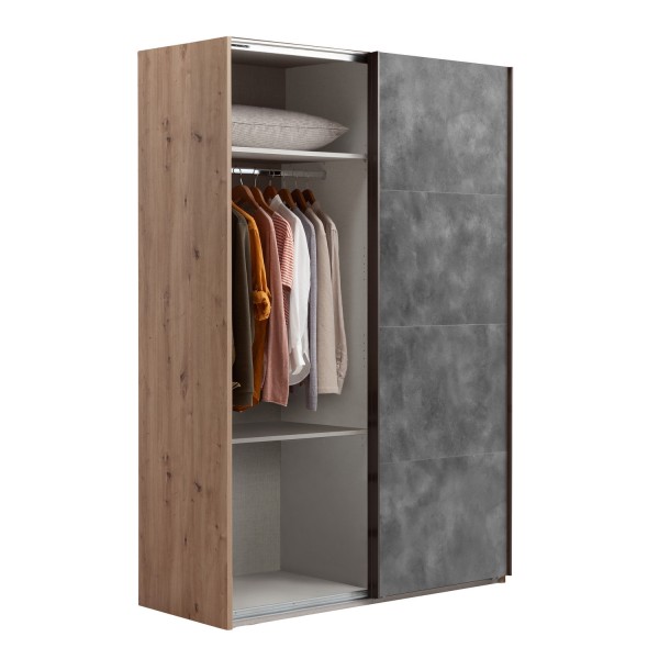 Vista diagonale con anta aperta Armadio classico in legno struttura Rovere Artisan con 2 ante scorrevoli, 1 Cemento e 1 a specchio modello Sliding Totò Piccinni
