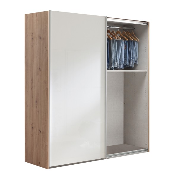 Vista diagonale con anta aperta Armadio moderno in legno struttura Rovere Artisan con due ante scorrevoli, Bianco Lucido modello Sliding Totò Piccinni