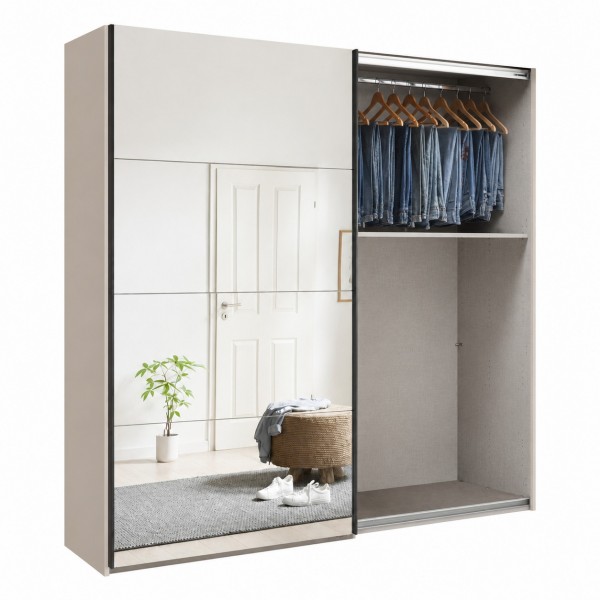 Vista diagonale con anta aperta Armadio ante scorrevoli in legno struttura Cashmere con 2 ante scorrevoli a specchio modello Sliding Totò Piccinni