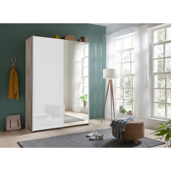Vista ambientata Armadio design in legno struttura Noce Brera con 2 ante scorrevoli, 1 Bianco Lucido e 1 a Specchio modello Sliding Totò Piccinni