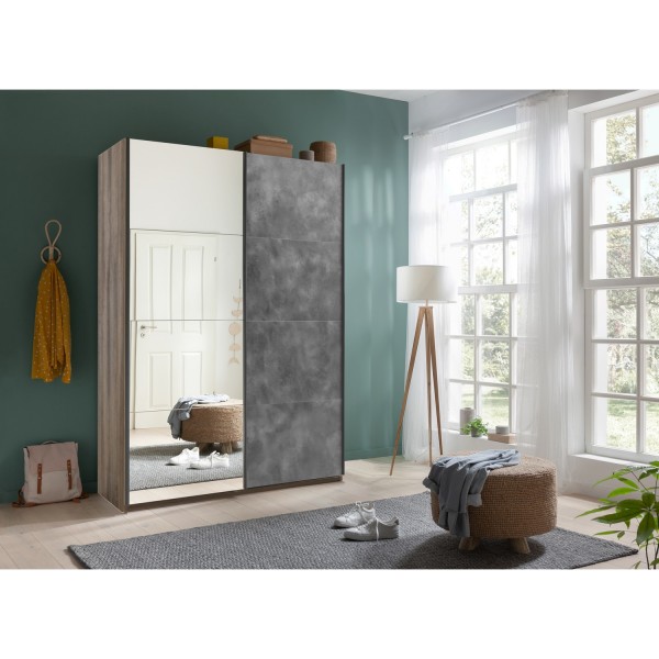 Vista ambientata Armadio design in legno struttura Noce Brera con 2 ante scorrevoli, 1 Cemento e 1 a Specchio modello Sliding Totò Piccinni