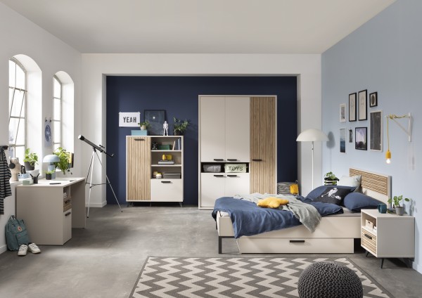 Vista diagonale Armadio multiuso  in legno colore "Cannettato/Cashmere" con 5 ante e 1 vano modello Zefiro Totò Piccinni