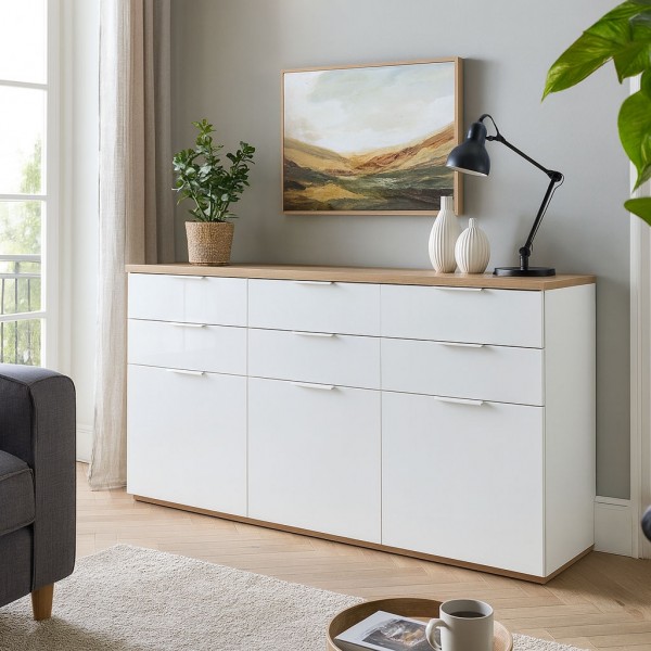 Vista ambientata Mobile contenitore in legno colore "Bianco Laccato/Rovere Miele" con 6 cassetti e 3 ante modello Orbis Totò Piccinni