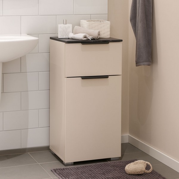 Vista ambientata Colonna Bagno in legno colore Cashmere/Effetti Marmo Nero con 1 ante e 1 cassetto modello Armonia Totò Piccinni