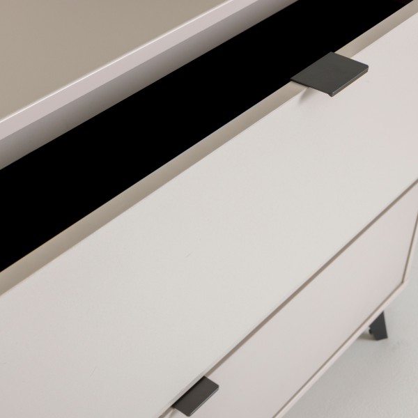 dettaglio anta Madia Cashmere/Rovere Cannettato 1 anta 3 cassetti modello Mandala Totò Piccinni