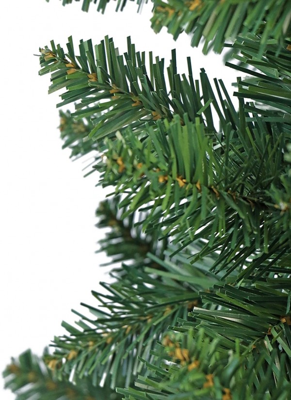 dettaglio rami e foglie verdi in pvc con rametto marrone, albero di natale realistico artificiale noel Totò Piccinni