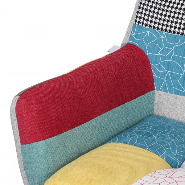 Dettaglio Divano 2 posti in tessuto con piedini in legno naturale colore "patchwork" modello Trikola Totò Piccinni