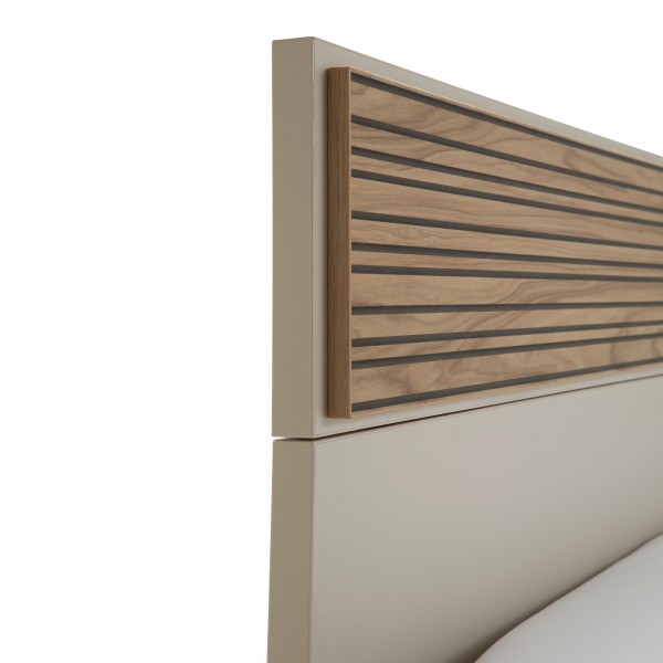 Dettaglio Letto piazza e mezza in legno colore "Cannettato/Cashmere" modello Zefiro Totò Piccinni