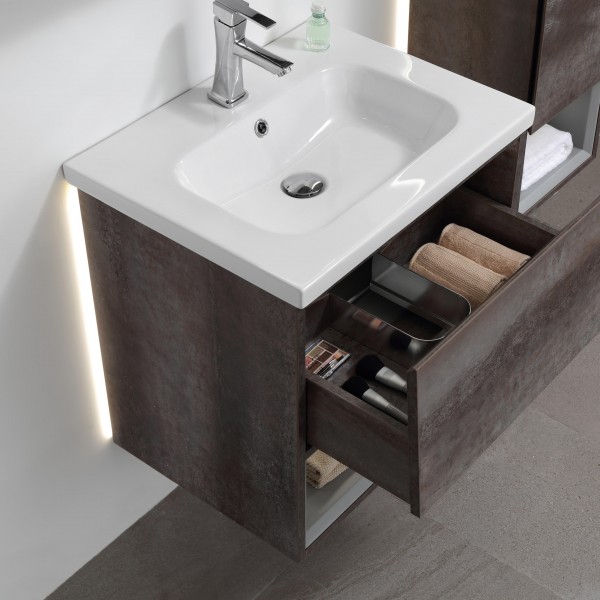 set bagno sospeso con cassetto e due ante design moderno con cassetto aperto modello Vulcano Totò Piccinni