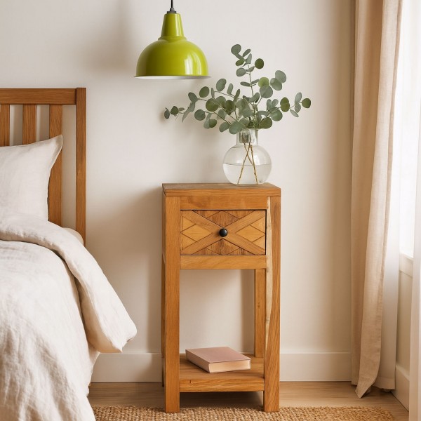 Vista ambientata Comodino da camera da letto in legno di Teak 1 cassetto e 1 ripiano modello Steppa Totò Piccinni